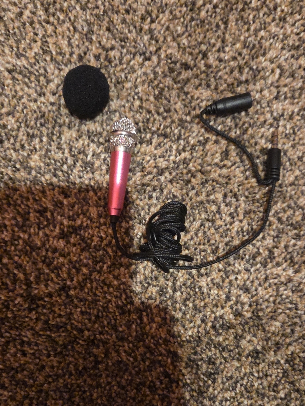 Pink Wired Mini Microphone with Foam Windshield - Compact Computer Accessory - Picture 3 of 3